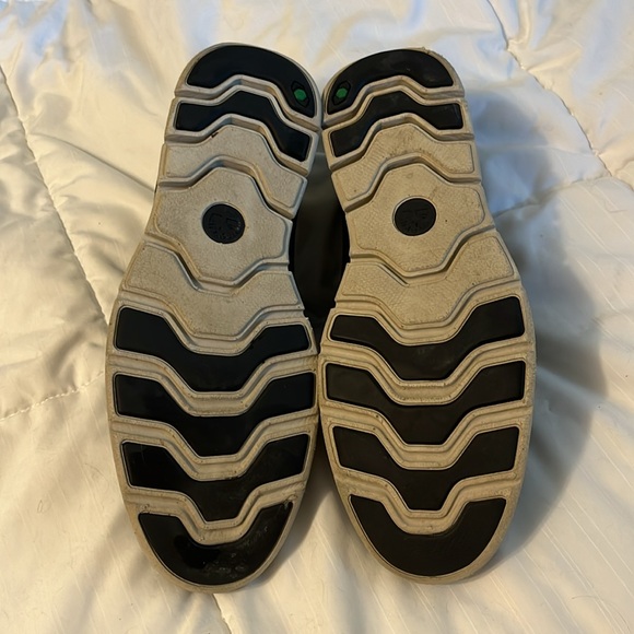 Black timberland shoes size 8.5 - Picture 2 of 4